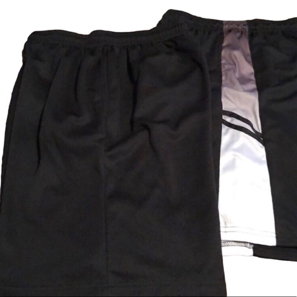 Real Essentials new athletic shorts pockets XL 2pr